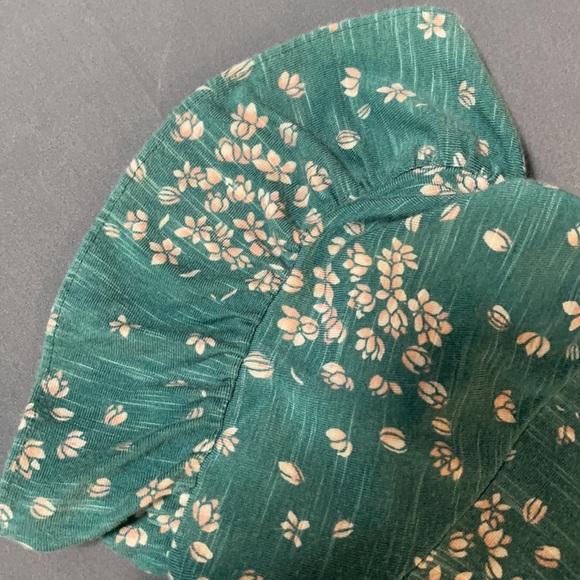 Very comfy top! Soft. Flutter sleeve. - Picture 4 of 4